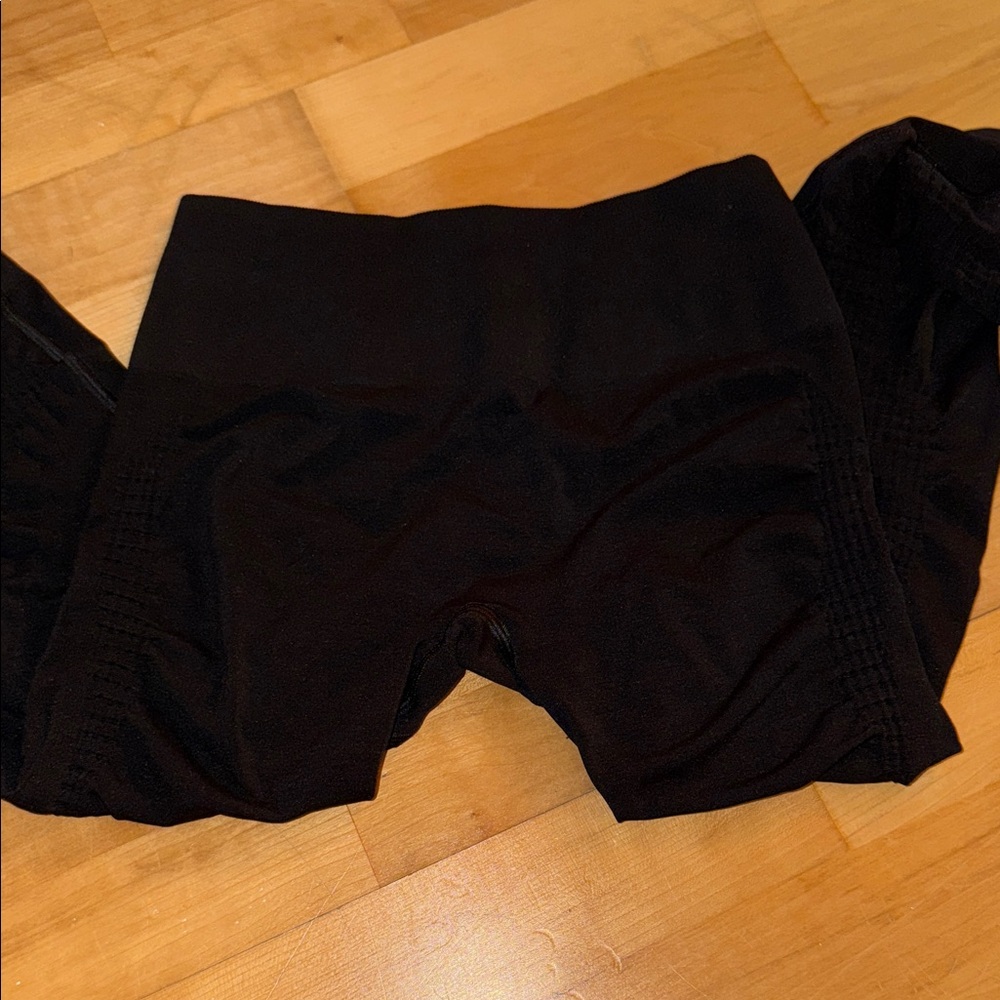 Alphalete Black High-Rise Seamless Leggings - Picture 7 of 8